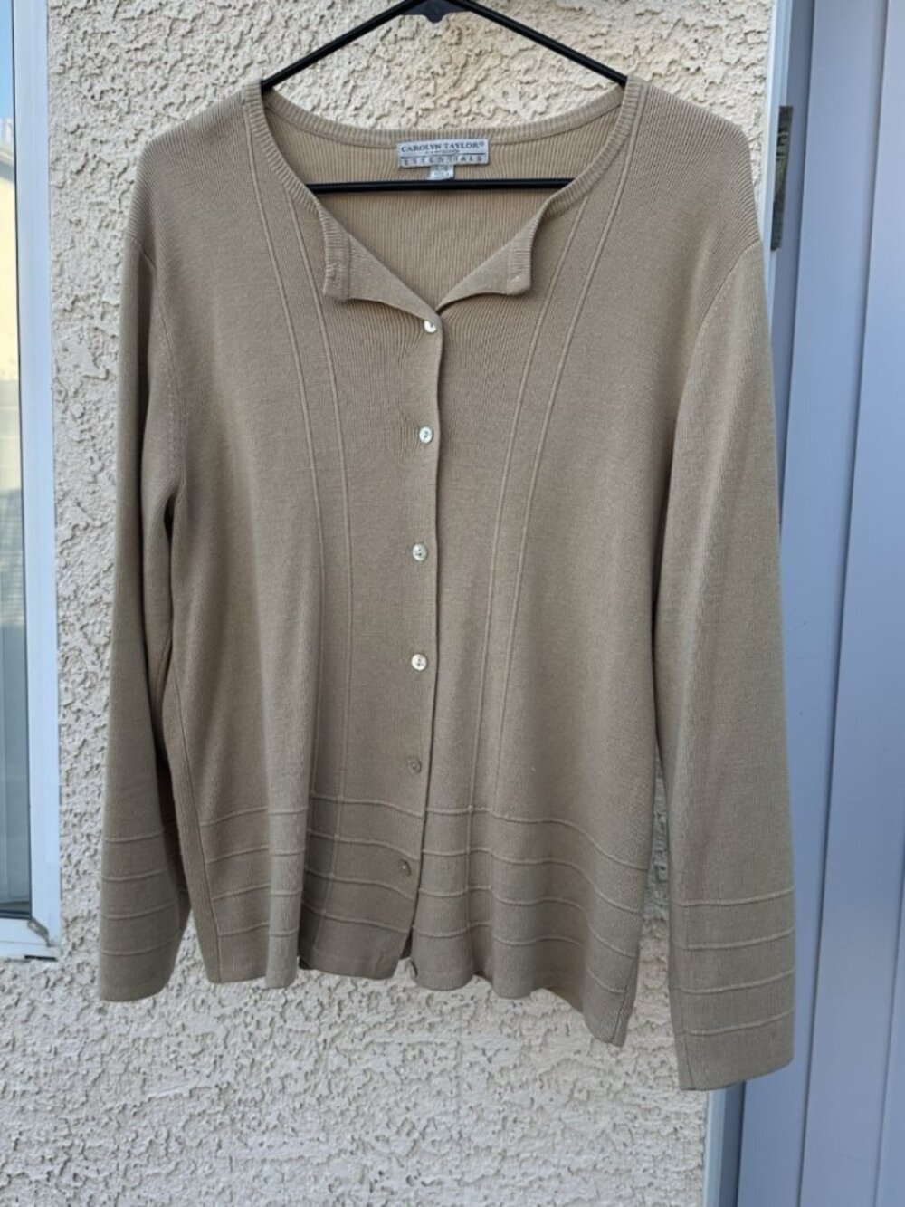Carolyn Taylor Large Sweater Cardigan Long Sleeve Button Up Beige